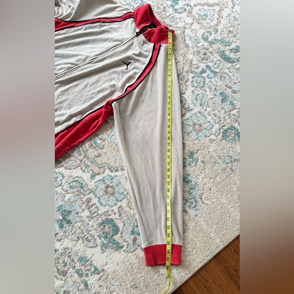 Super cool Air Jordan Velvet Vintage Warm Up Jacket Size XXL soft gray & red - Picture 12 of 15